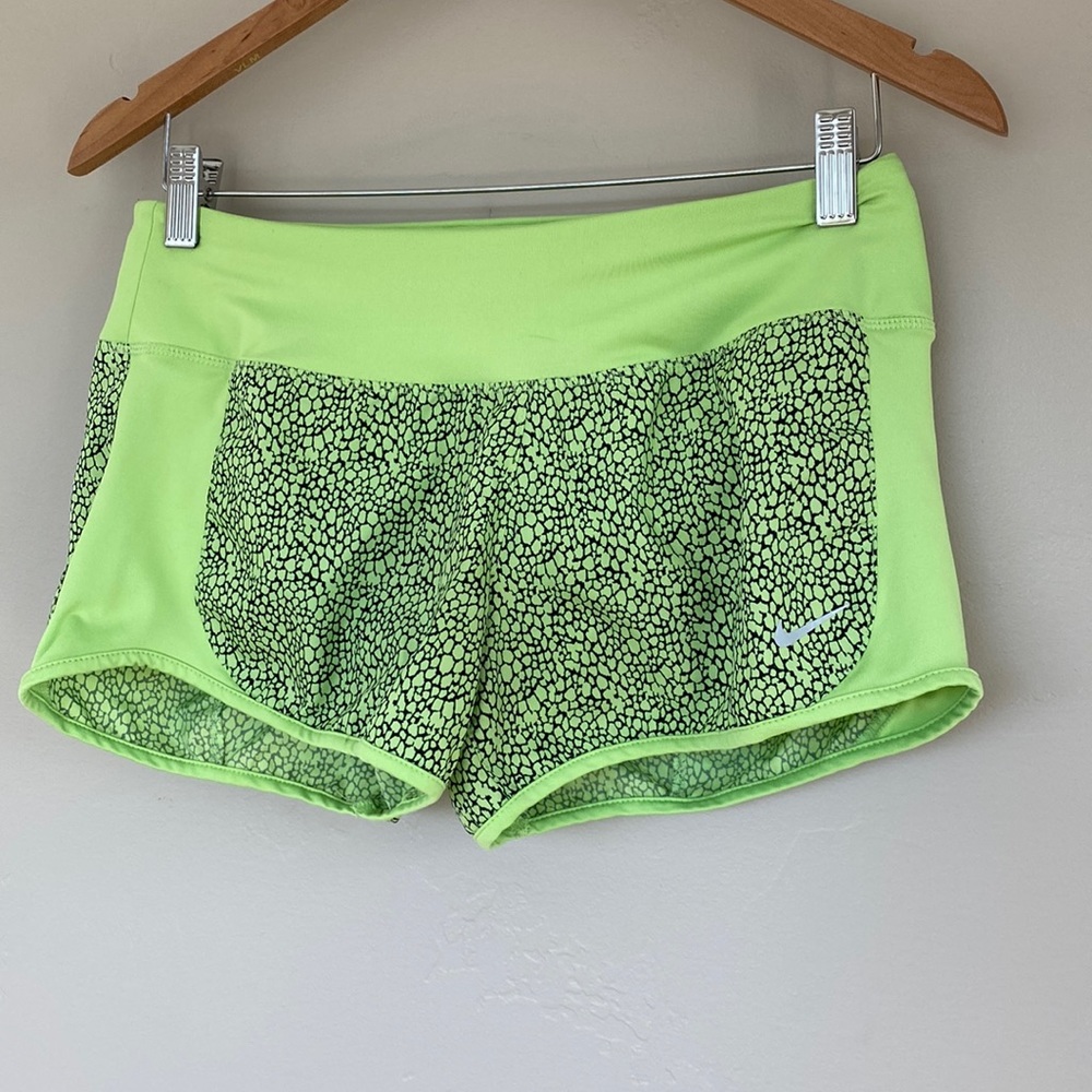 Nike short size S